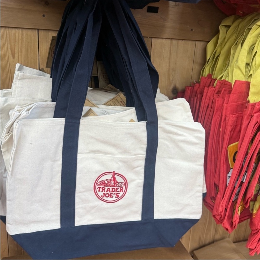 NWT 🏷️ | Trader Joe's Canvas Tote Bag in Cream and Navy